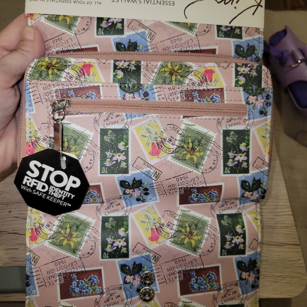 RFID wallet to stop identity theft